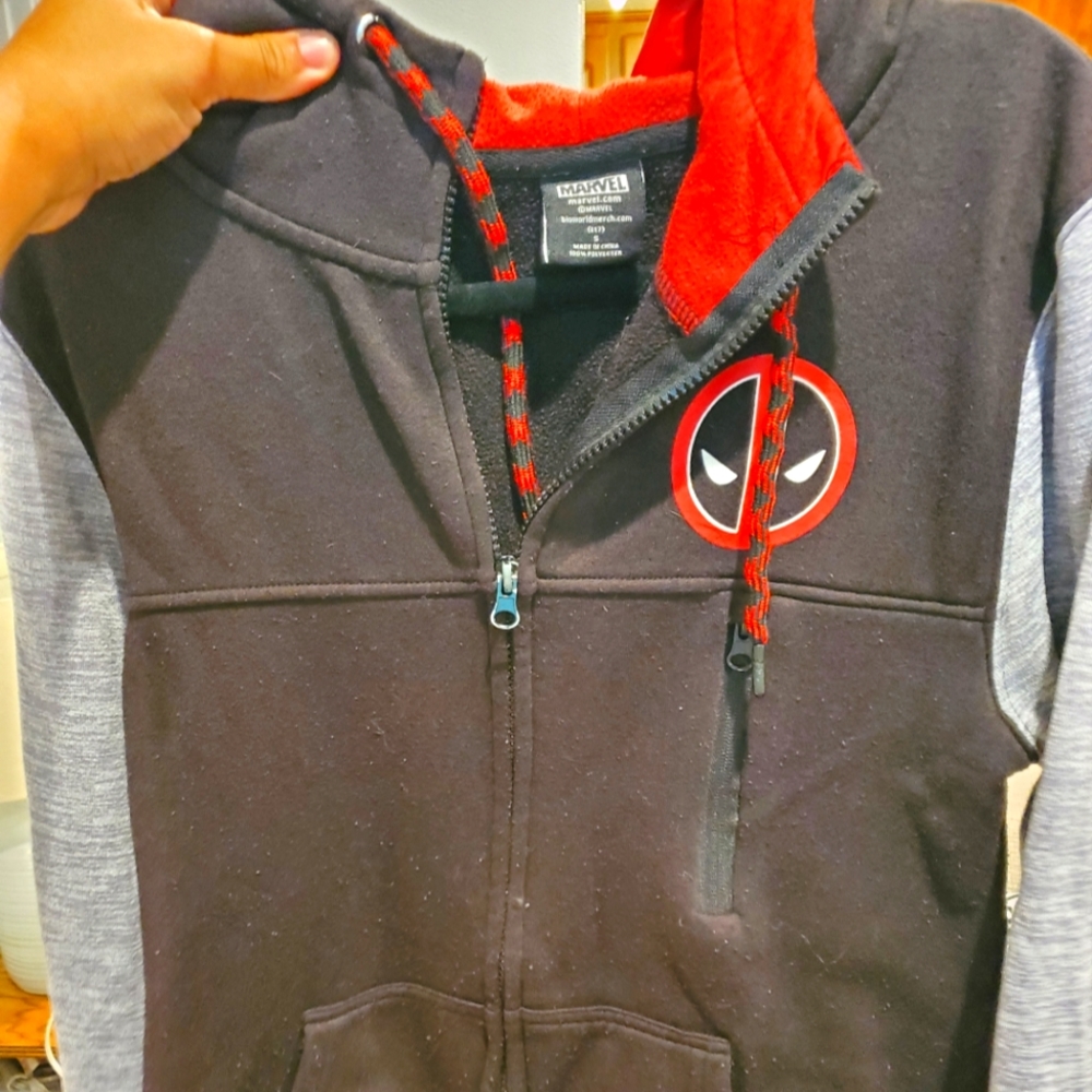 Deadpool marvel sweater